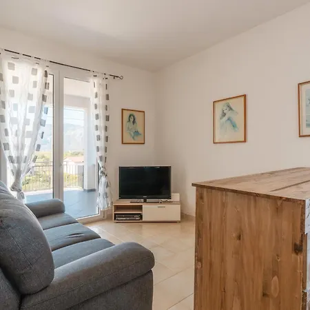 In Giulia Nord アパート アルカモ